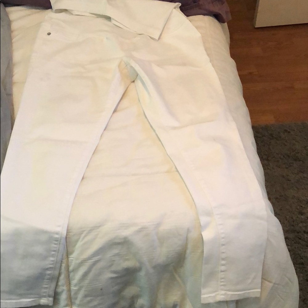Liz Lange white maternity jeans